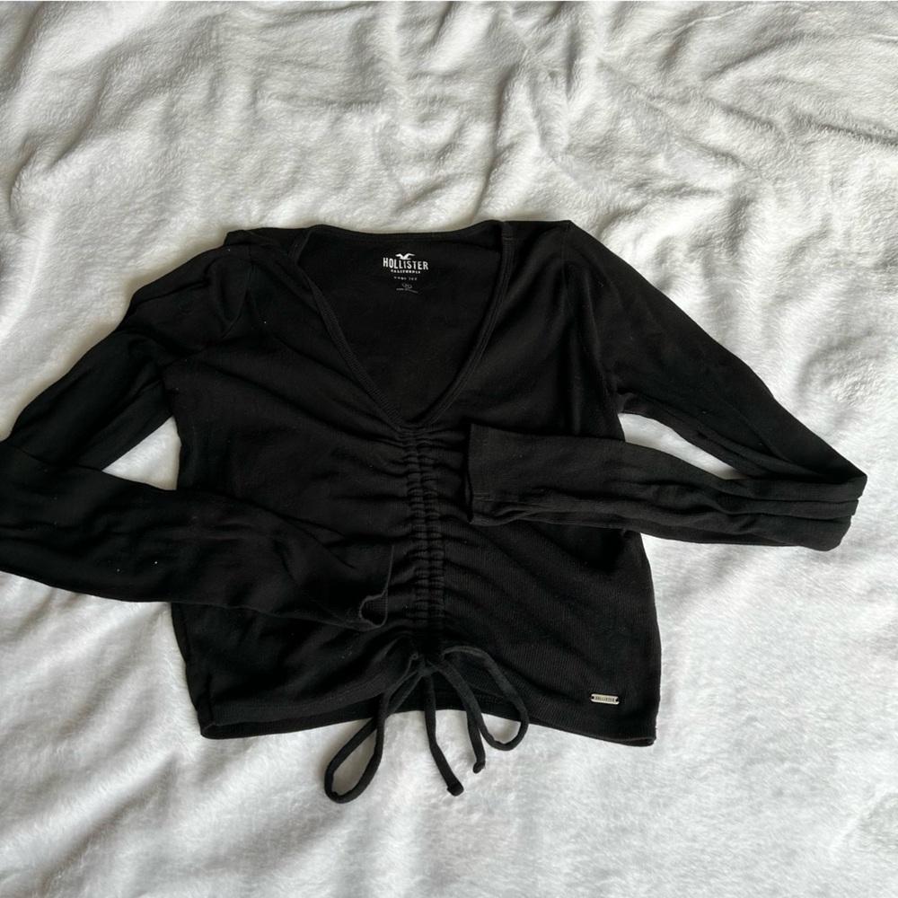 Black long sleeve hollister crop top